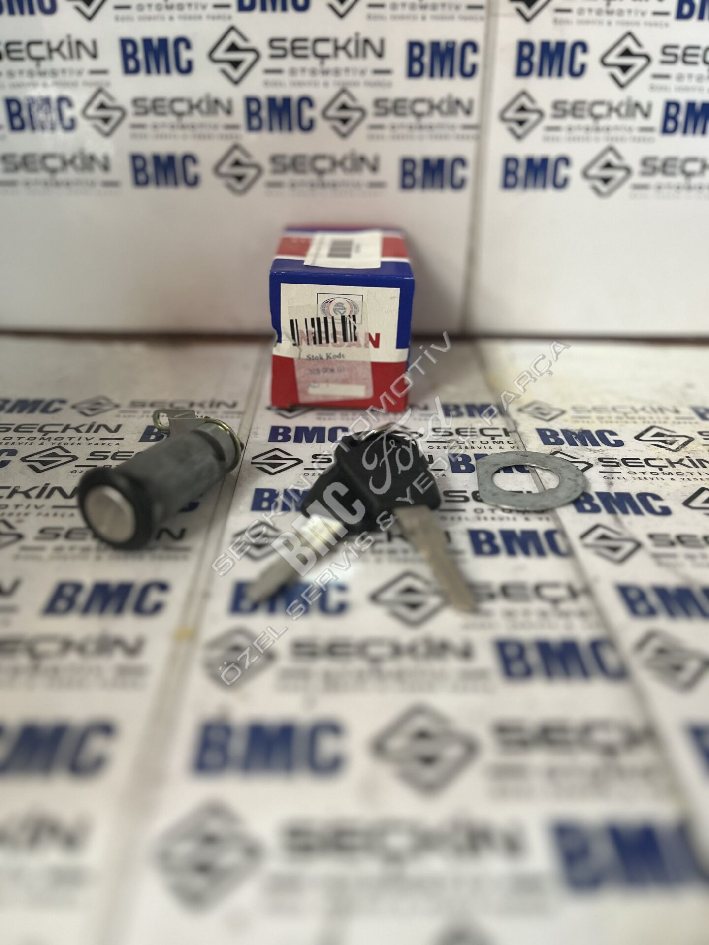 BMC LEVEND TDİ 80 KAPI KİLİT FİŞEĞİ BUTON SOL