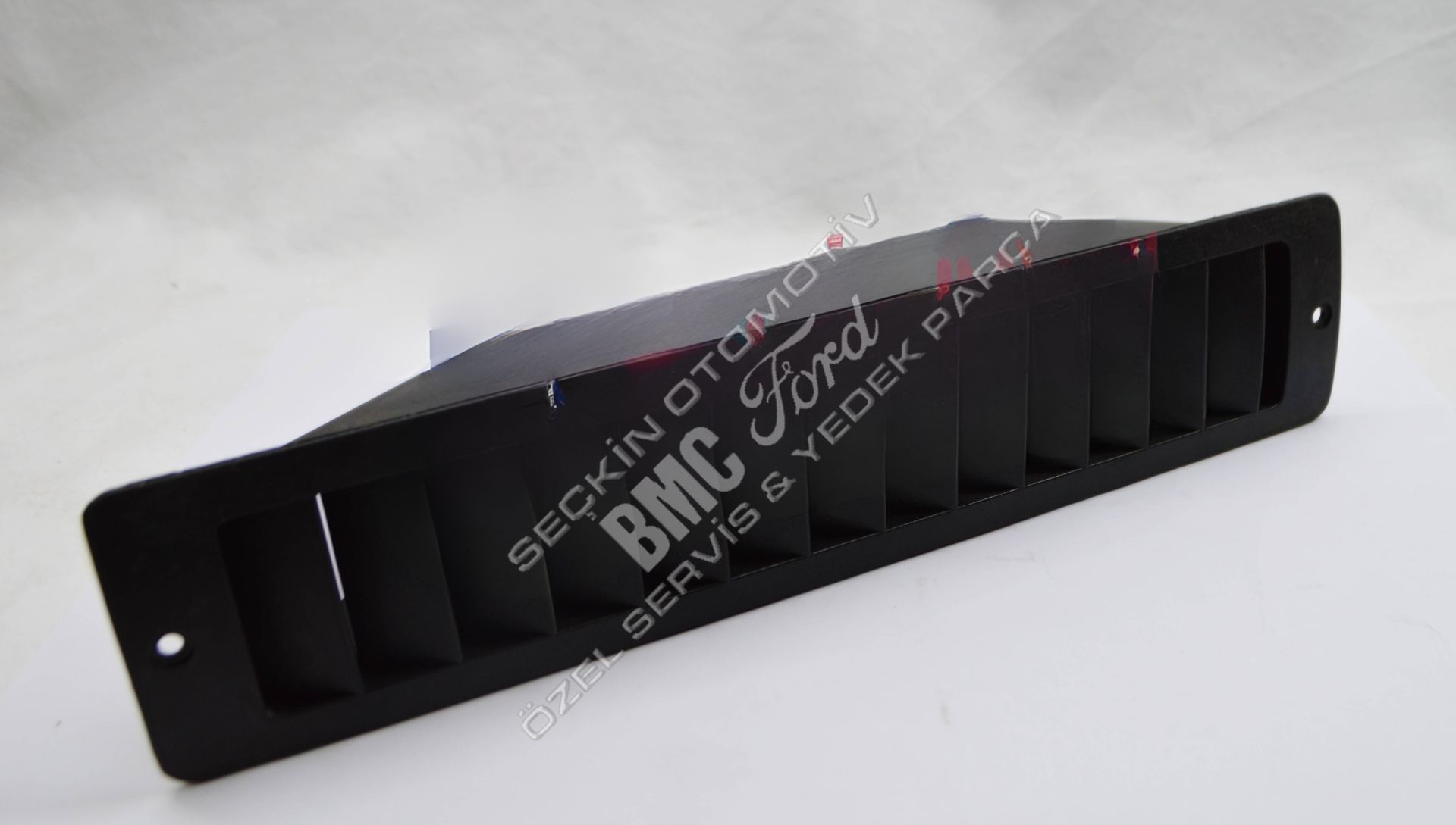 Bmc Levend 3.0 Mds Arka Kabin Havalandırma Plastiği